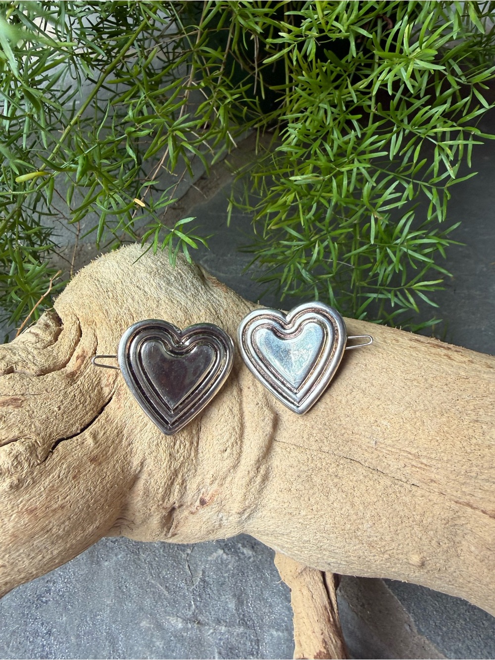 New🌟Free People-Silver Heart Metal Hair Clips - Pair